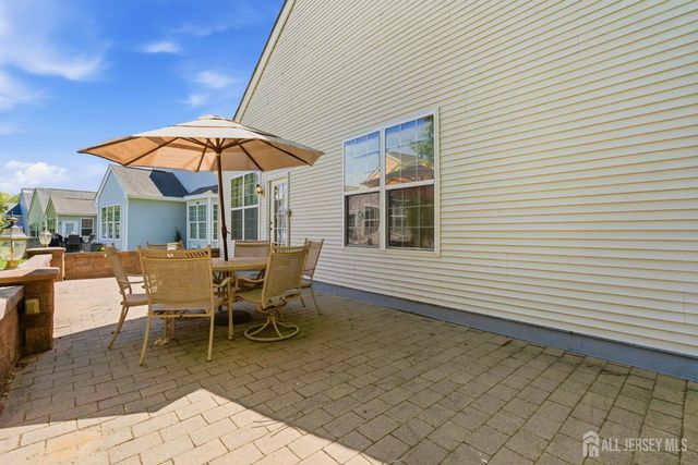 16 Barbaras Way, Jackson, NJ 08527