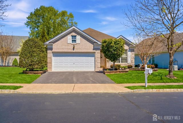 16 Barbaras Way, Jackson, NJ 08527