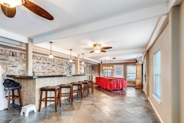 2507 N 18th Street N, Texas City, TX 77590