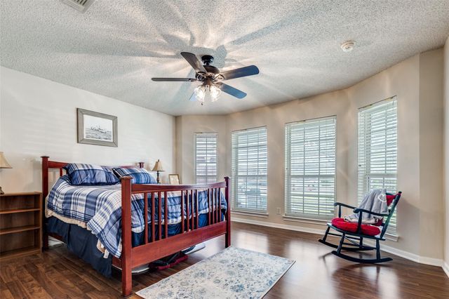 2507 N 18th Street N, Texas City, TX 77590