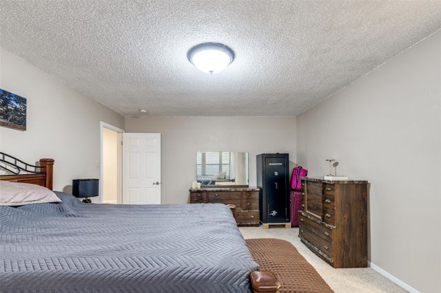 2507 N 18th Street N, Texas City, TX 77590