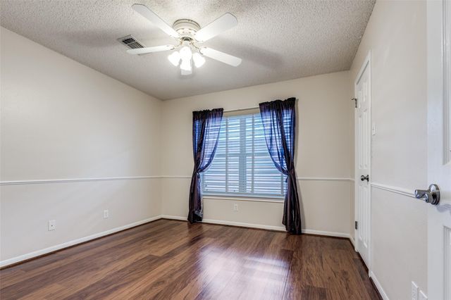 2507 N 18th Street N, Texas City, TX 77590