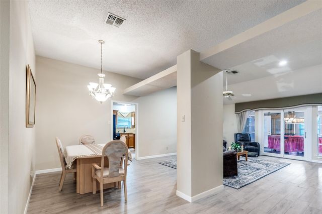 2507 N 18th Street N, Texas City, TX 77590