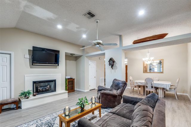 2507 N 18th Street N, Texas City, TX 77590