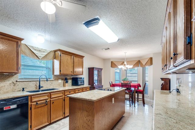 2507 N 18th Street N, Texas City, TX 77590