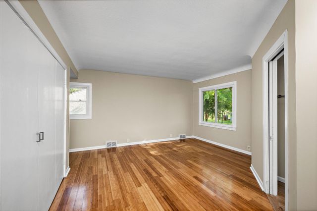 2338 15th Avenue E, North Saint Paul, MN 55109