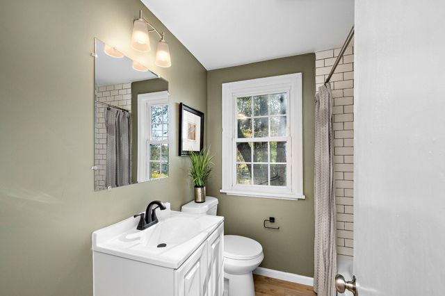 2338 15th Avenue E, North Saint Paul, MN 55109