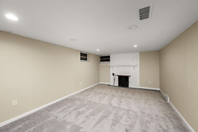 2338 15th Avenue E, North Saint Paul, MN 55109