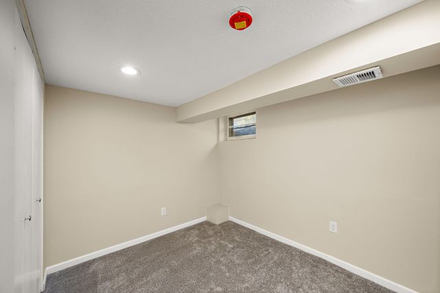 2338 15th Avenue E, North Saint Paul, MN 55109