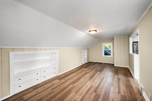 2338 15th Avenue E, North Saint Paul, MN 55109