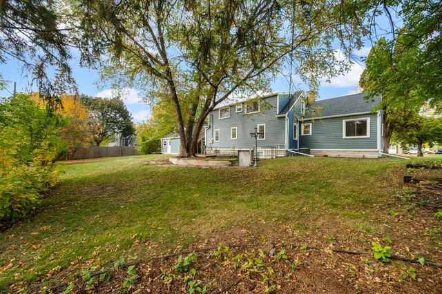 2338 15th Avenue E, North Saint Paul, MN 55109