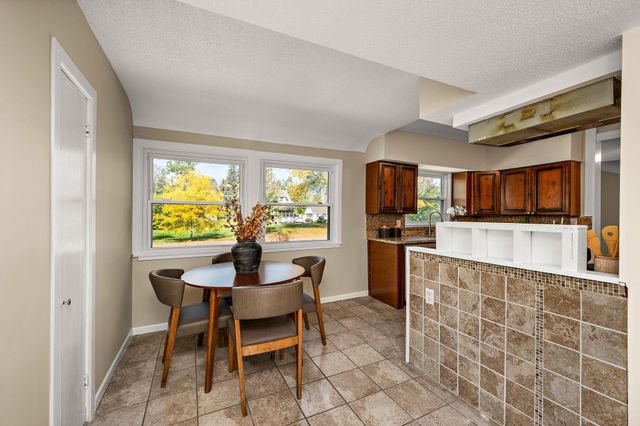 2338 15th Avenue E, North Saint Paul, MN 55109
