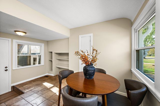 2338 15th Avenue E, North Saint Paul, MN 55109