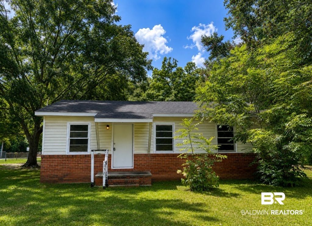 1321 Hubert Pierce Rd, Mobile, AL 36608