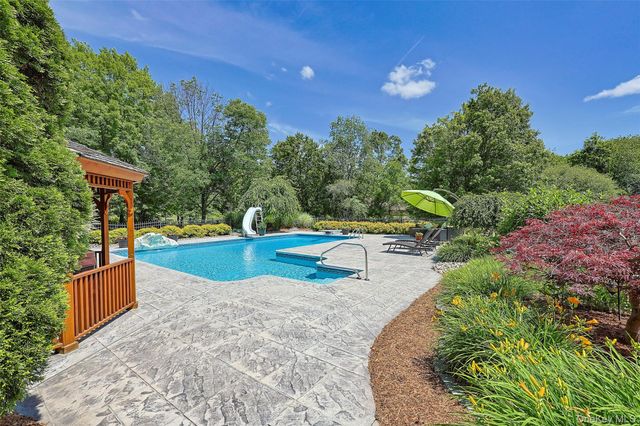 2 Boyce Road, Pine Bush, NY 12566