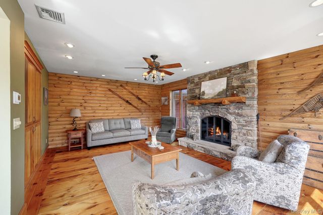2 Boyce Road, Pine Bush, NY 12566