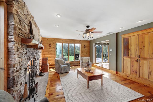 2 Boyce Road, Pine Bush, NY 12566