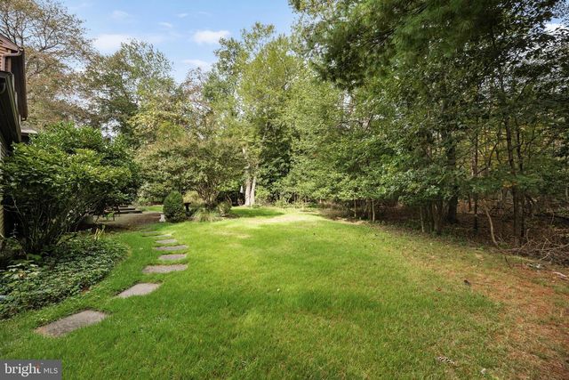 4 SHERWOOD DR, Medford, NJ 08055