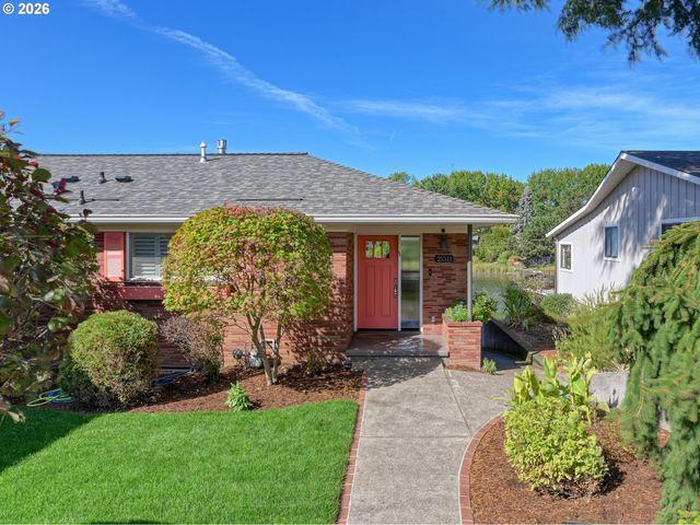 21511 Ne INTERLACHEN Ln, Fairview, OR 97024