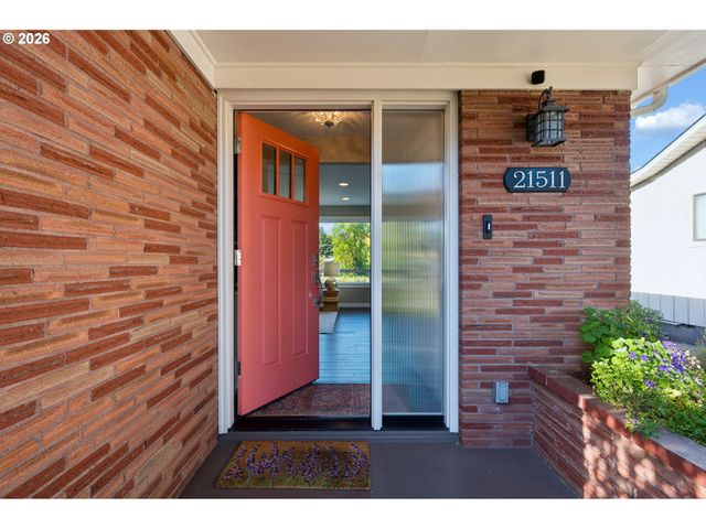 21511 Ne INTERLACHEN Ln, Fairview, OR 97024