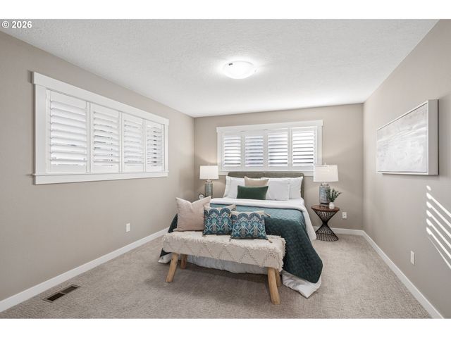 21511 Ne INTERLACHEN Ln, Fairview, OR 97024