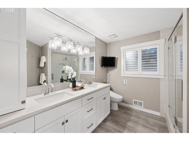 21511 Ne INTERLACHEN Ln, Fairview, OR 97024