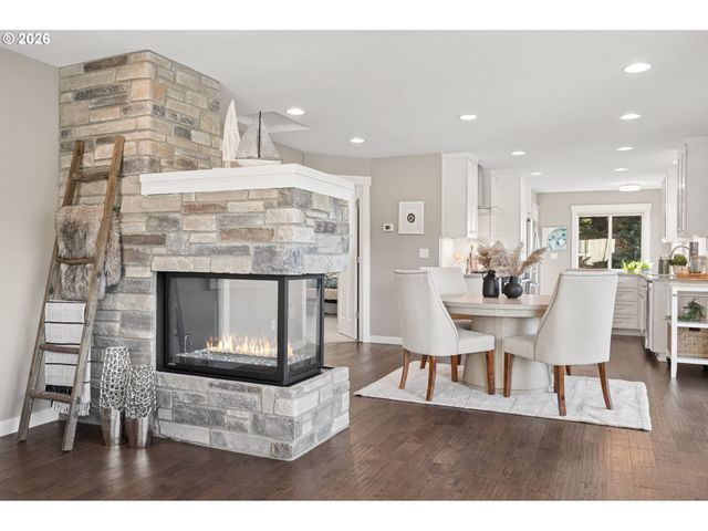 21511 Ne INTERLACHEN Ln, Fairview, OR 97024