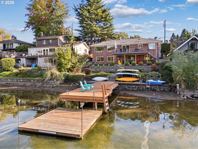 21511 Ne INTERLACHEN Ln, Fairview, OR 97024