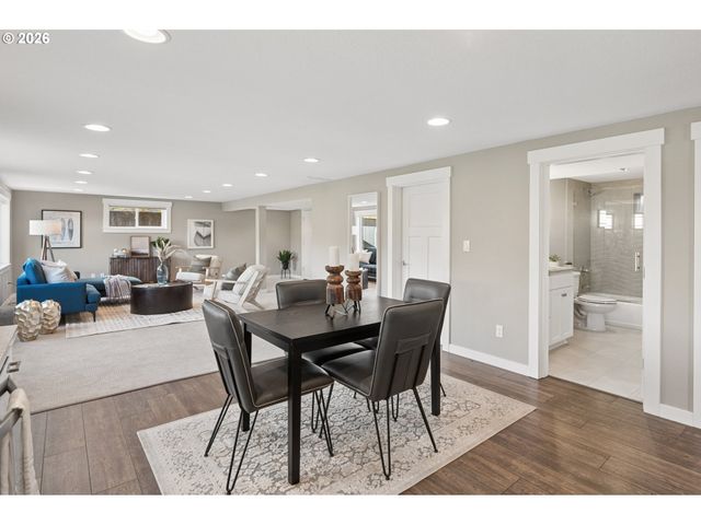 21511 Ne INTERLACHEN Ln, Fairview, OR 97024