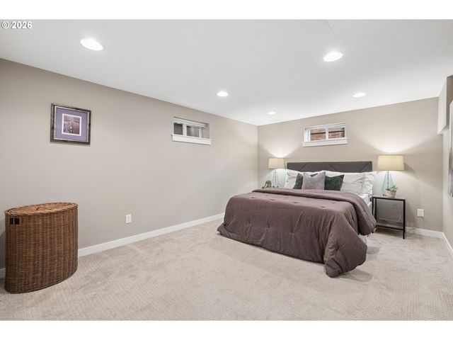 21511 Ne INTERLACHEN Ln, Fairview, OR 97024