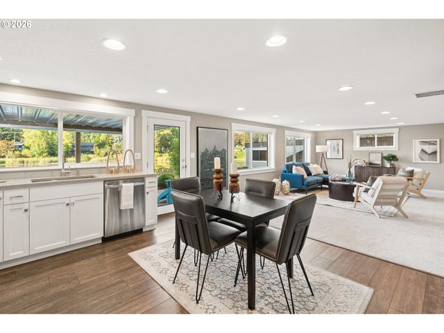 21511 Ne INTERLACHEN Ln, Fairview, OR 97024
