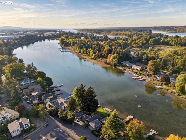 21511 Ne INTERLACHEN Ln, Fairview, OR 97024