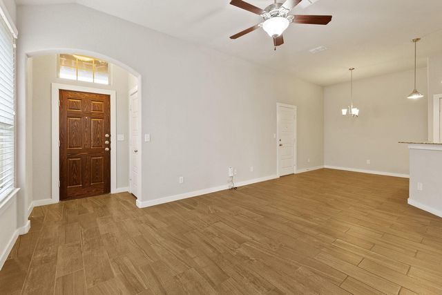 101 Calm Water LOOP, Bastrop, TX 78602