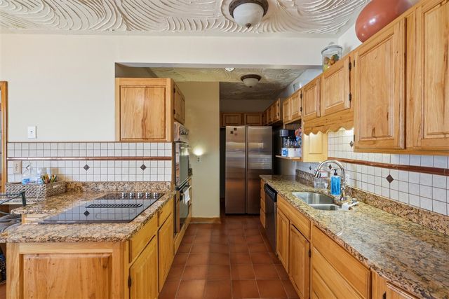17802 Berg Road, Detroit, MI 48219