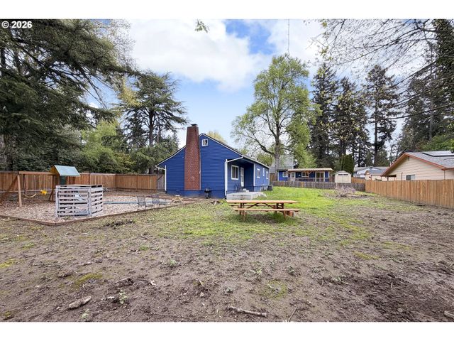 2410 Se TARBELL Ave, Milwaukie, OR 97267