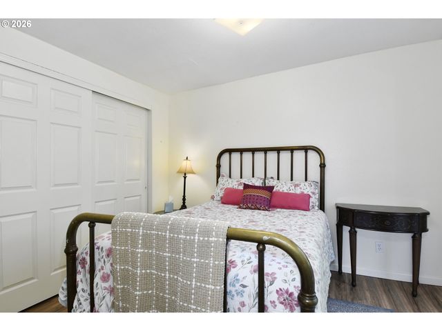 2410 Se TARBELL Ave, Milwaukie, OR 97267