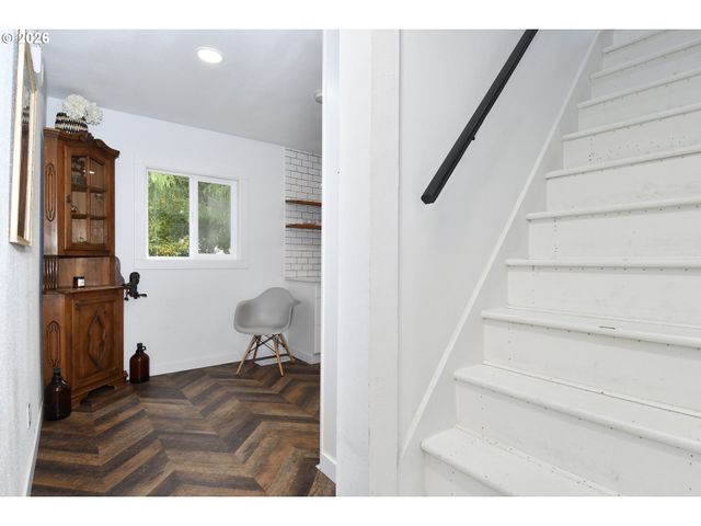 2410 Se TARBELL Ave, Milwaukie, OR 97267