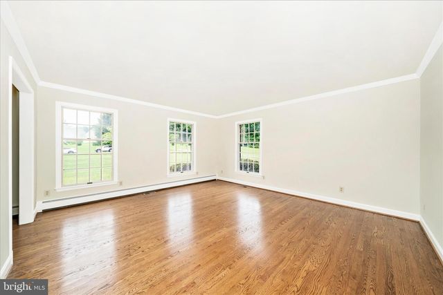 727 WELLER DR, Mount Airy, MD 21771