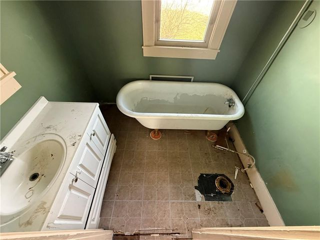 101 S Buttermilk Station Road, East Lynne, MO 64743