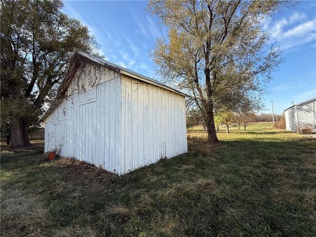 101 S Buttermilk Station Road, East Lynne, MO 64743