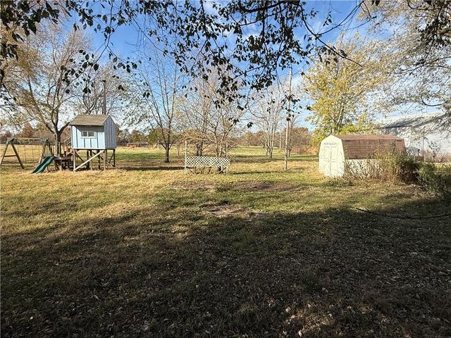 101 S Buttermilk Station Road, East Lynne, MO 64743