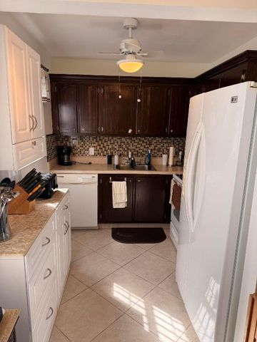 104 Oakridge H, Deerfield Beach, FL 33442