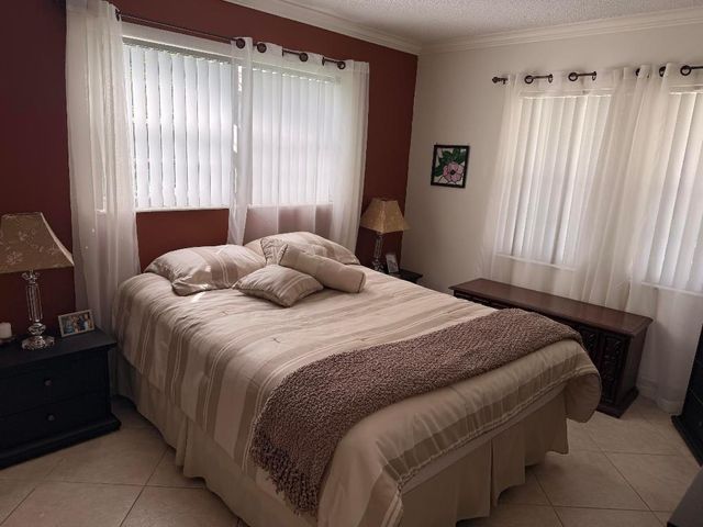 104 Oakridge H, Deerfield Beach, FL 33442