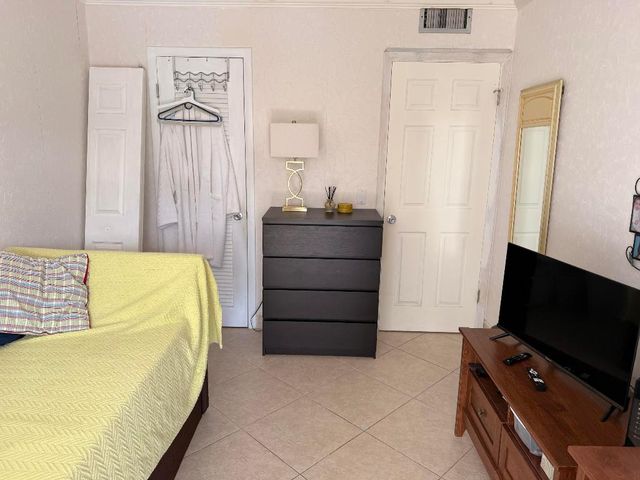 104 Oakridge H, Deerfield Beach, FL 33442