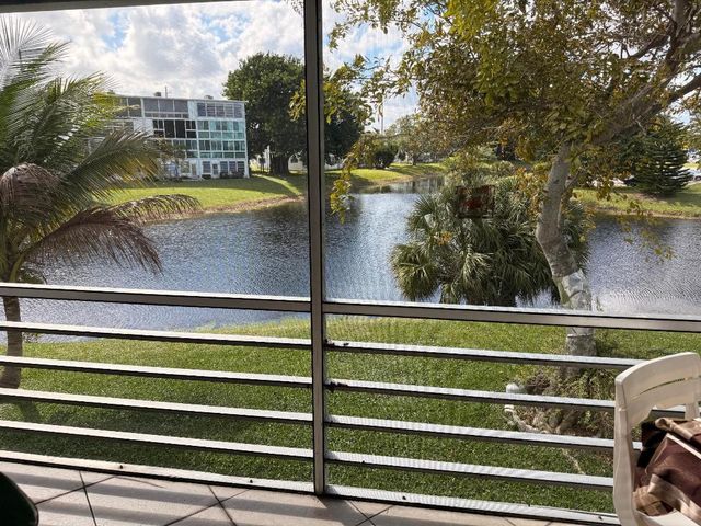 104 Oakridge H, Deerfield Beach, FL 33442