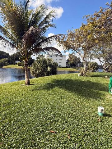 104 Oakridge H, Deerfield Beach, FL 33442