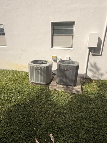 104 Oakridge H, Deerfield Beach, FL 33442