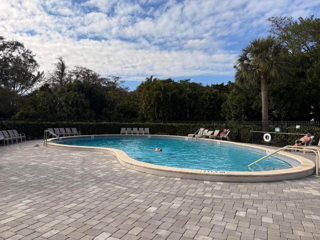 104 Oakridge H, Deerfield Beach, FL 33442