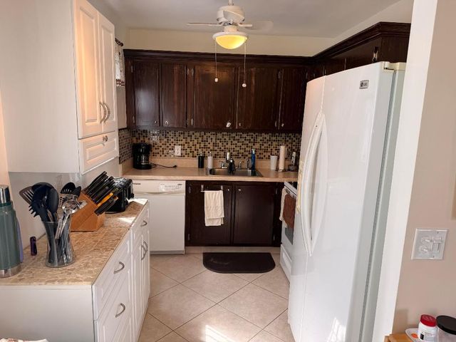 104 Oakridge H, Deerfield Beach, FL 33442