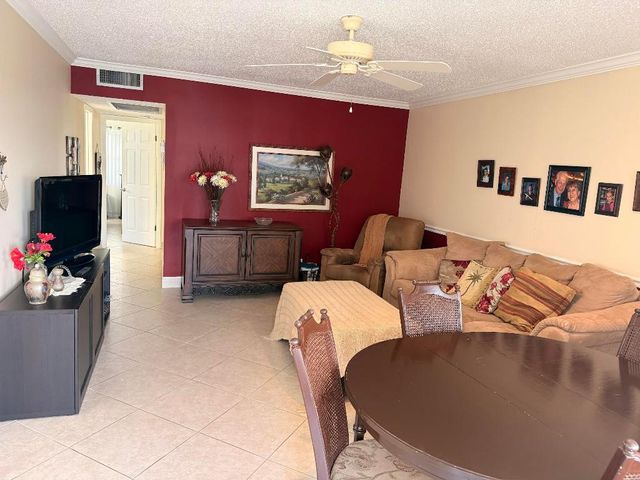 104 Oakridge H, Deerfield Beach, FL 33442